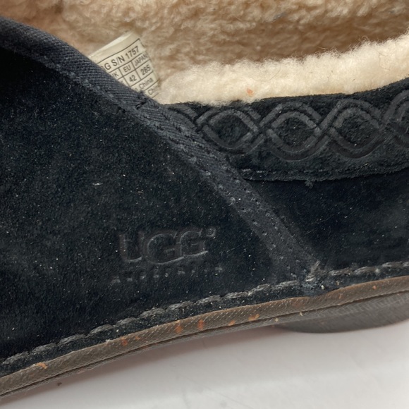 UGG suede slippers size 11 - Picture 5 of 9